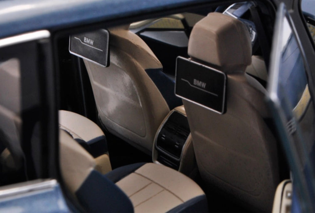 Dealer Edition 1:18 BMW X7 G07 Blue