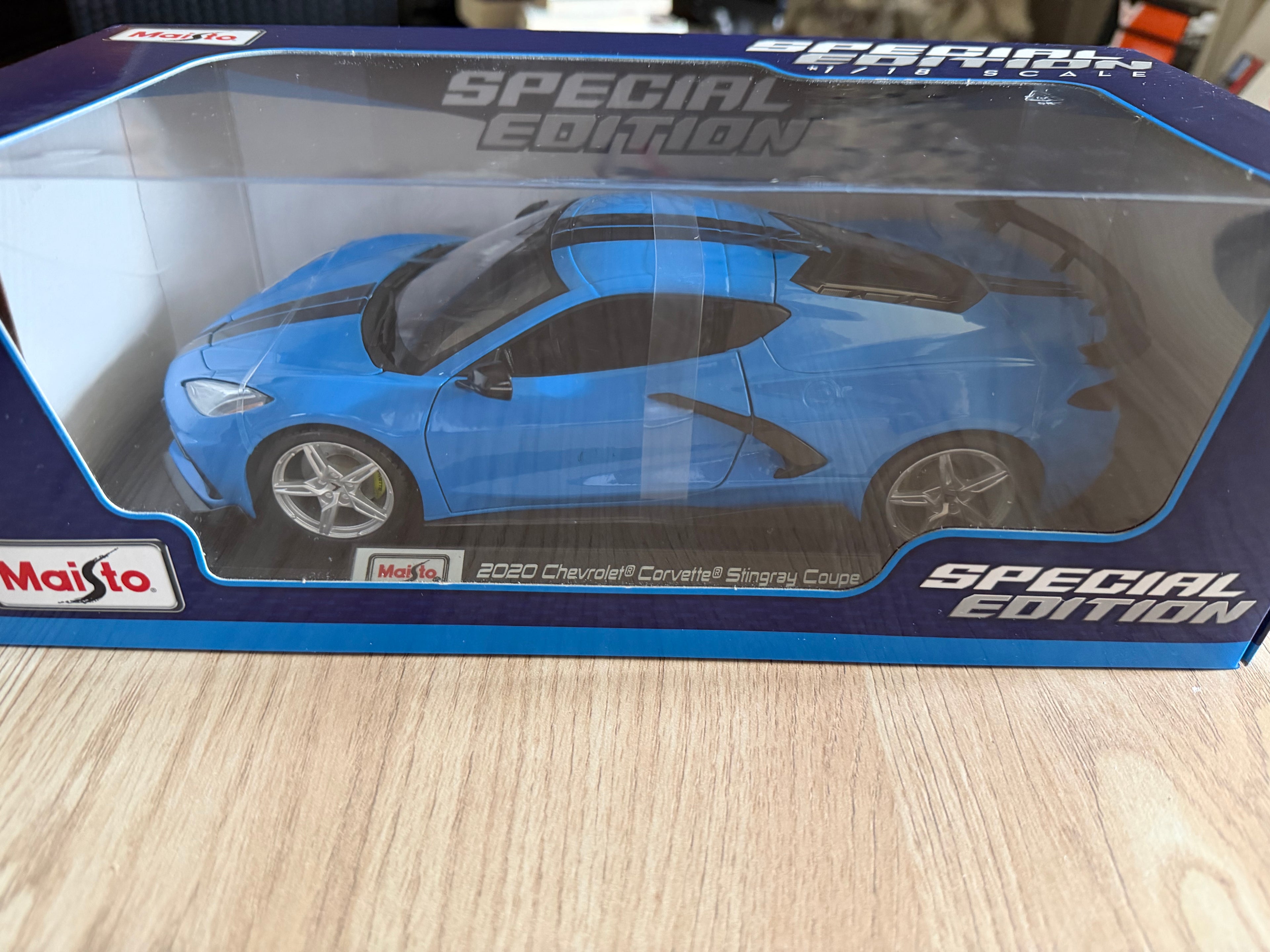 1:18 CORVETTE BLUE DIECAST BY MAISTO