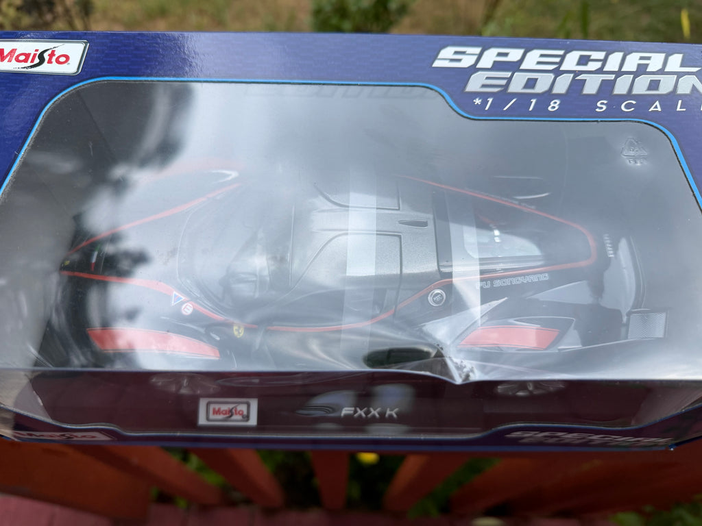 1:18 Ferrari FXX K by Maisto